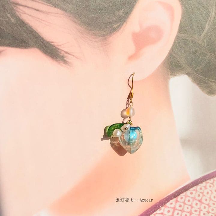 氷と若葉色の鬼灯ワイヤーレジンピアス　イヤリング　和装小物にも