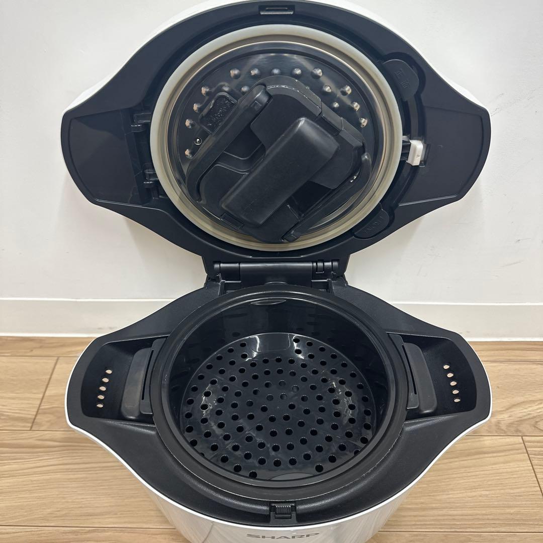 SHARP ヘルシオ　ホットクック　水なし自動調理鍋　KN-HW24F-W