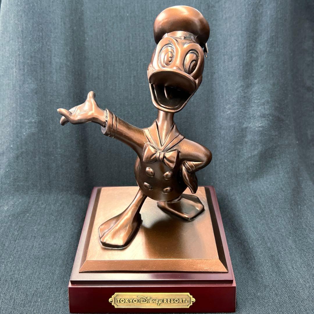 ペデストリアン ブロンズ像　　　　　　 ドナルドダック