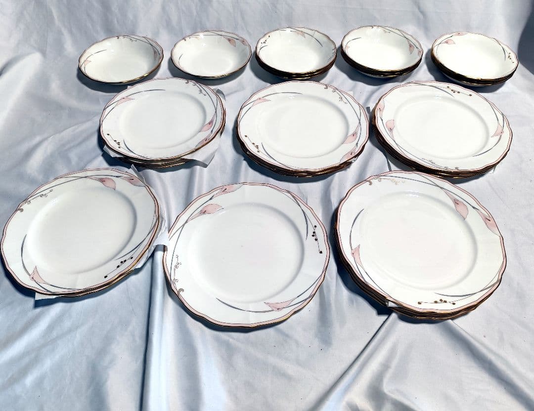 ミカサのベラミー シリーズのリムスープボウル11枚ボーンチャイナ磁皿15枚セット