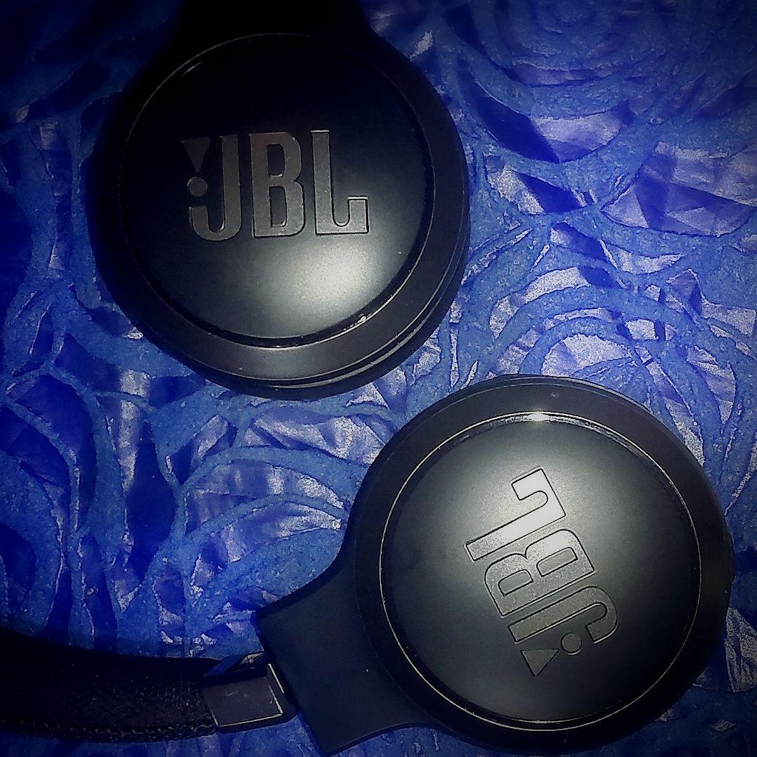 JBL LIVE460NC ブラック　ワイヤレスヘッドホン 新品生産終了入手不可