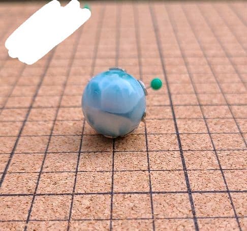 タコ足が絡まるラリマー