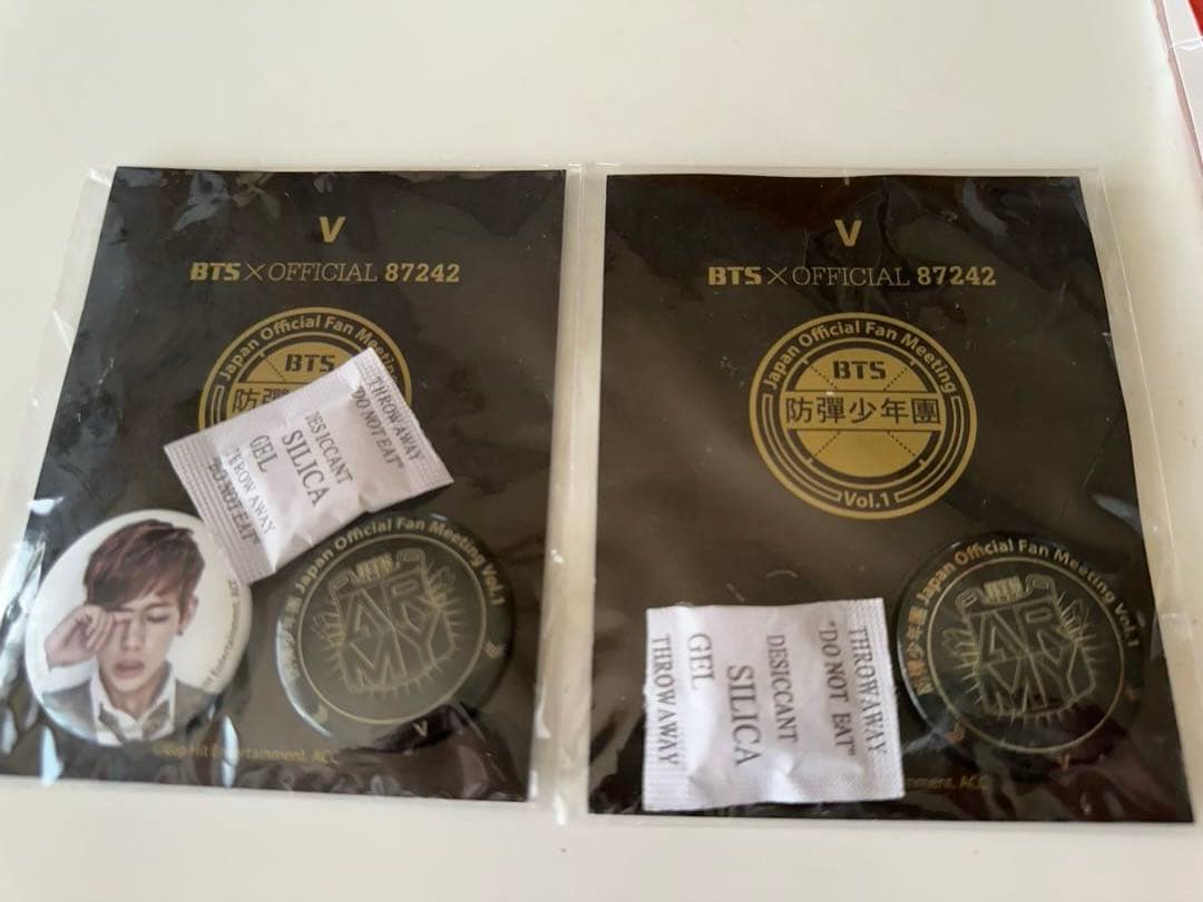 V テヒョン缶バッチアクリルバッジセット売り