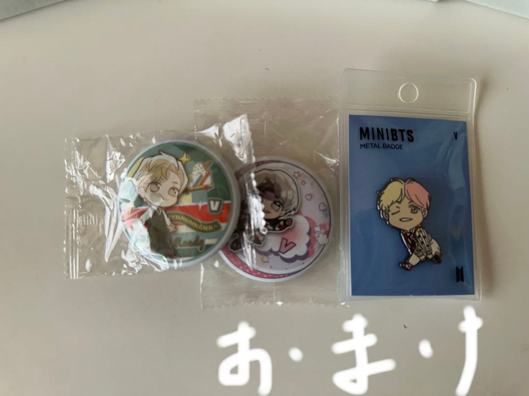 V テヒョン缶バッチアクリルバッジセット売り