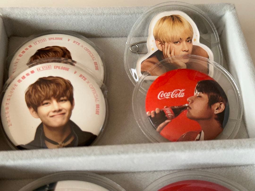 V テヒョン缶バッチアクリルバッジセット売り