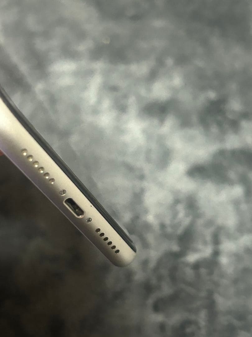 Apple iPhone11 ホワイト64GB フリーSIM