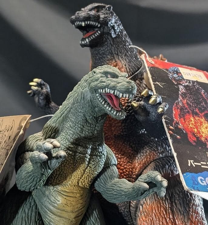 バーニングゴジラ＆ゴジラジュニア（バンダイ）タグ付ソフビフィギュア２体セット