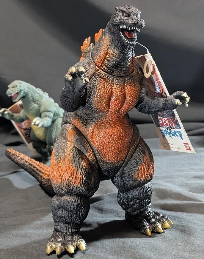 バーニングゴジラ＆ゴジラジュニア（バンダイ）タグ付ソフビフィギュア２体セット