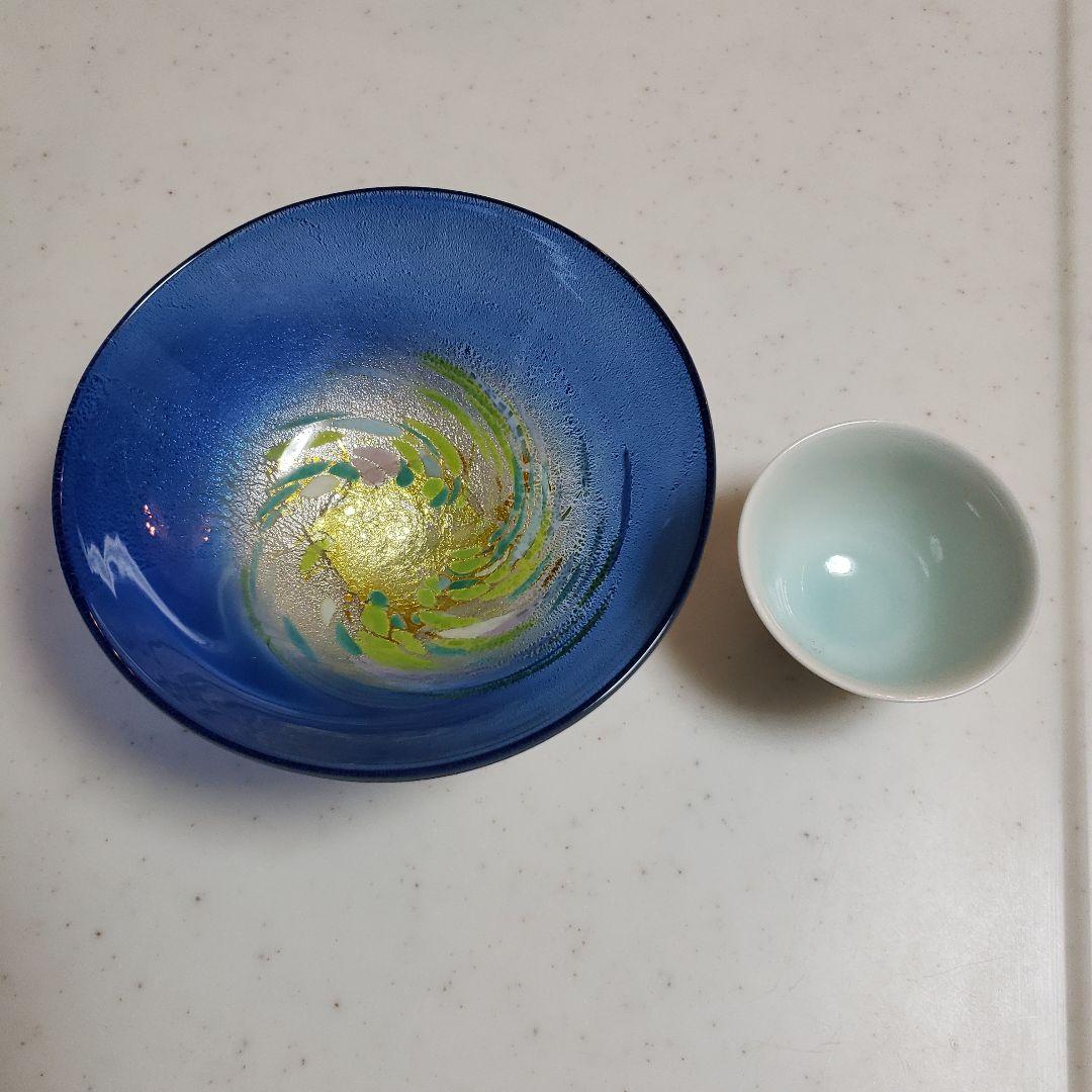 青色の ⭐透き通った 透明感のある ガラスの器
