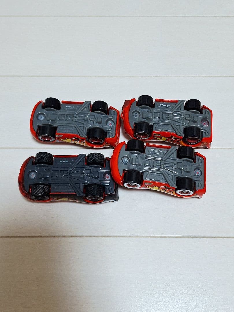 カーズ　ライトニング・マックイーン ミニカー 4台セット