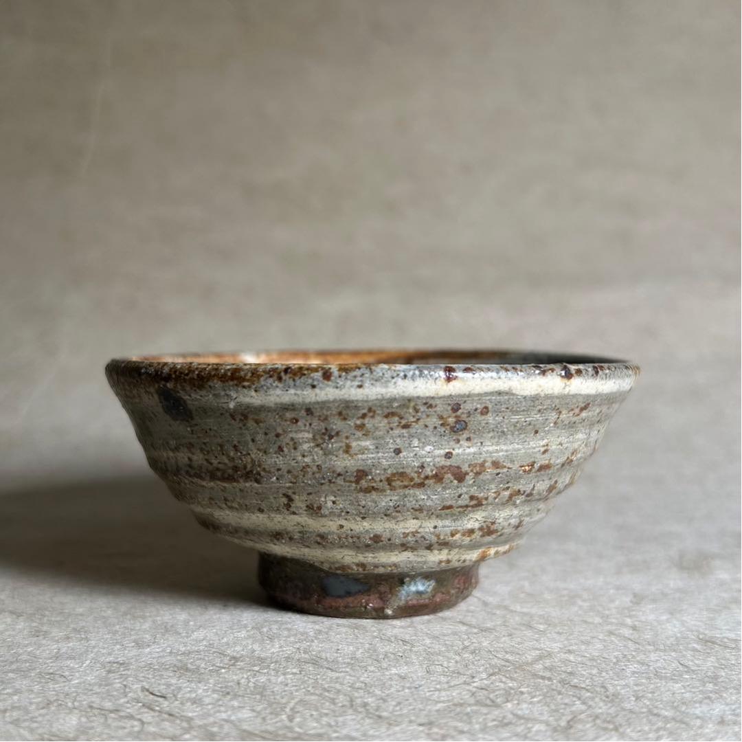 253 彫り三島ぐい呑　唐津焼　ぐい呑　陶器　酒器