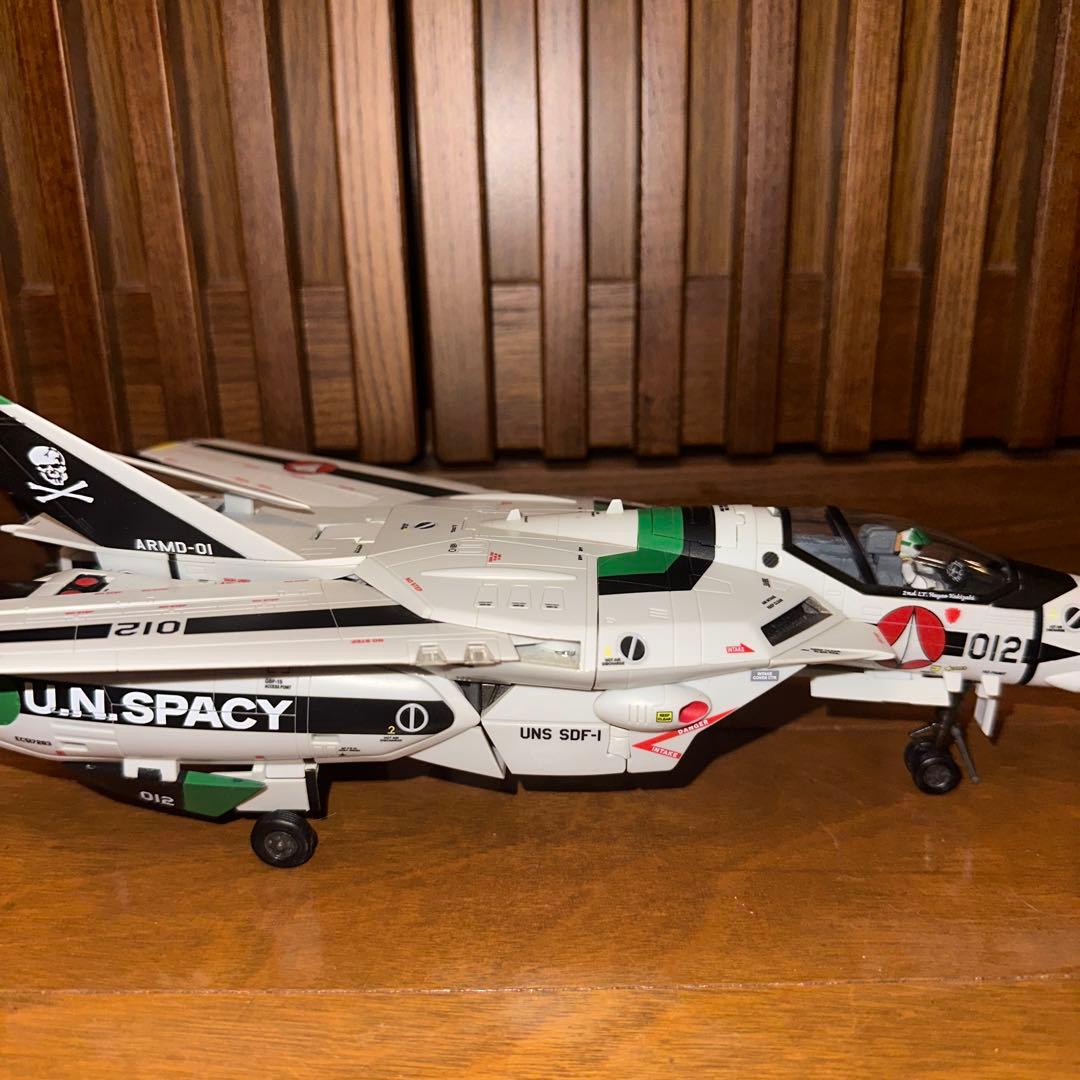 美品 DX超合金　超時空要塞マクロスVF-1A バルキリー劇場版　柿崎速雄機