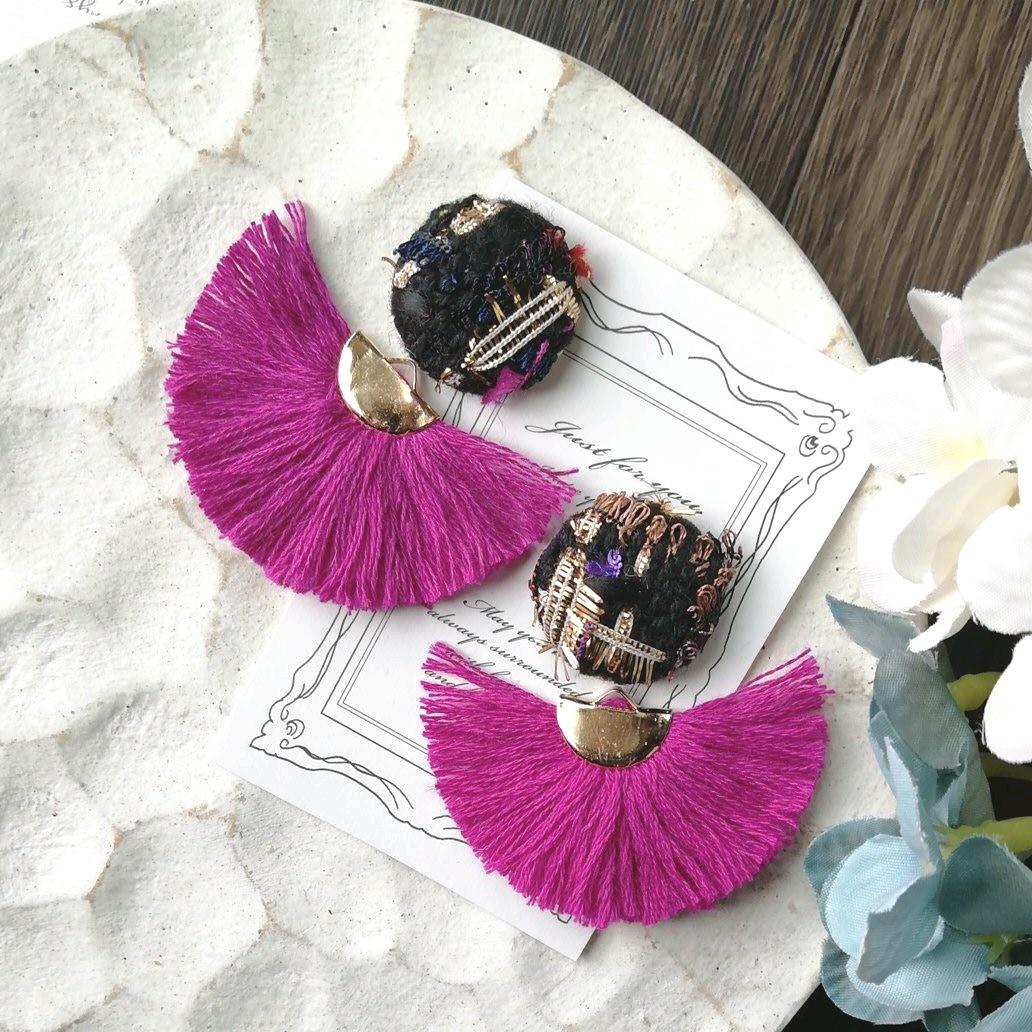 再販7★　ツイード　フリンジ　赤紫　パープル　ピアス　イヤリング　カボション