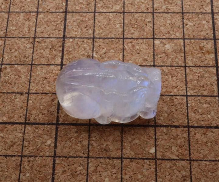 天然石 ムーンストーン 貔貅 ひきゅう ヒキュウ 置物 穴なし