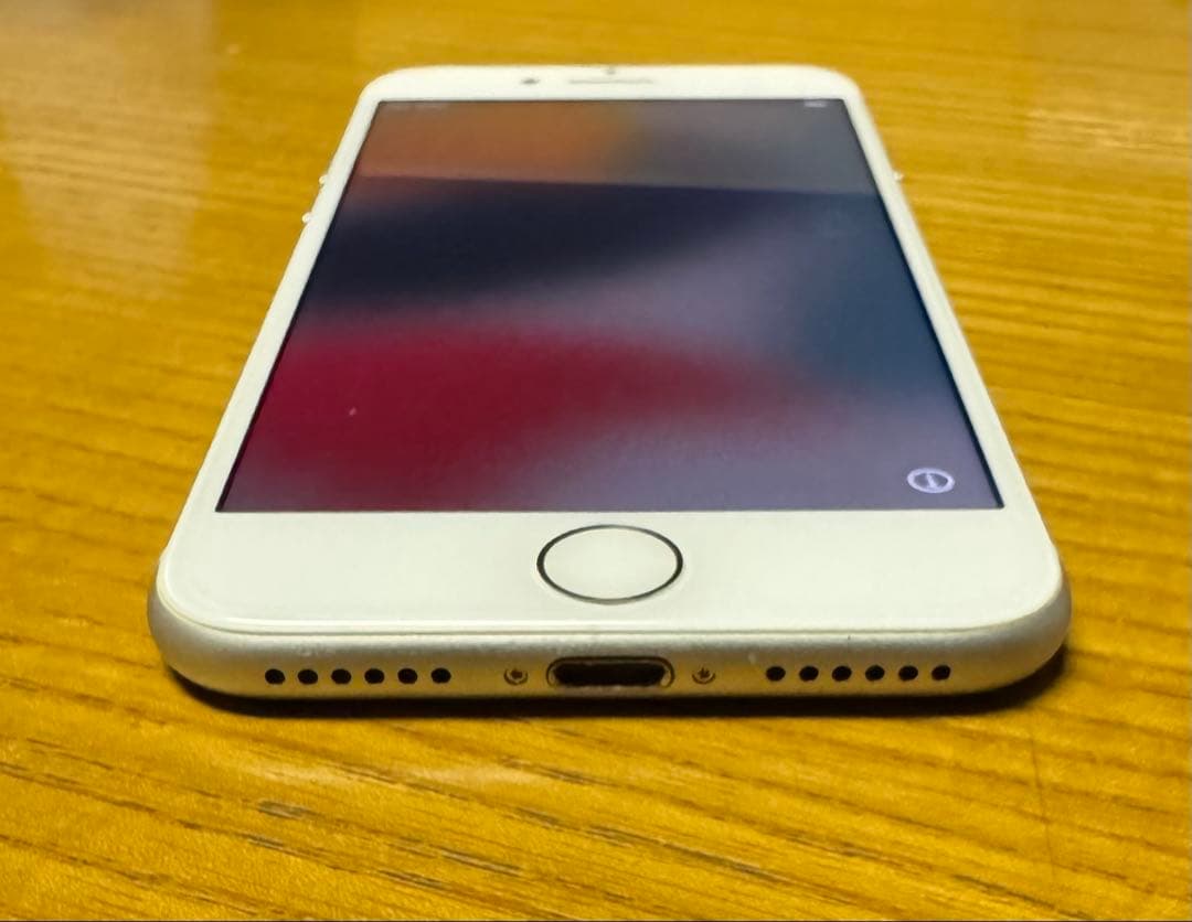 iPhone 7 32GB シルバー MNCF2J/A