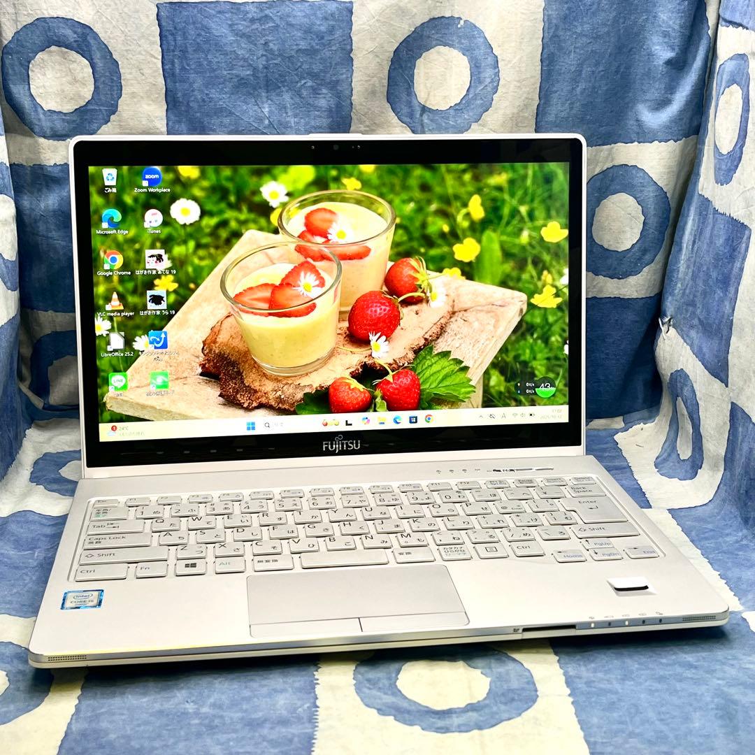 快速SSD256GB☆i5☆お洒落白ノートパソコン♪カメラ付！Windows11