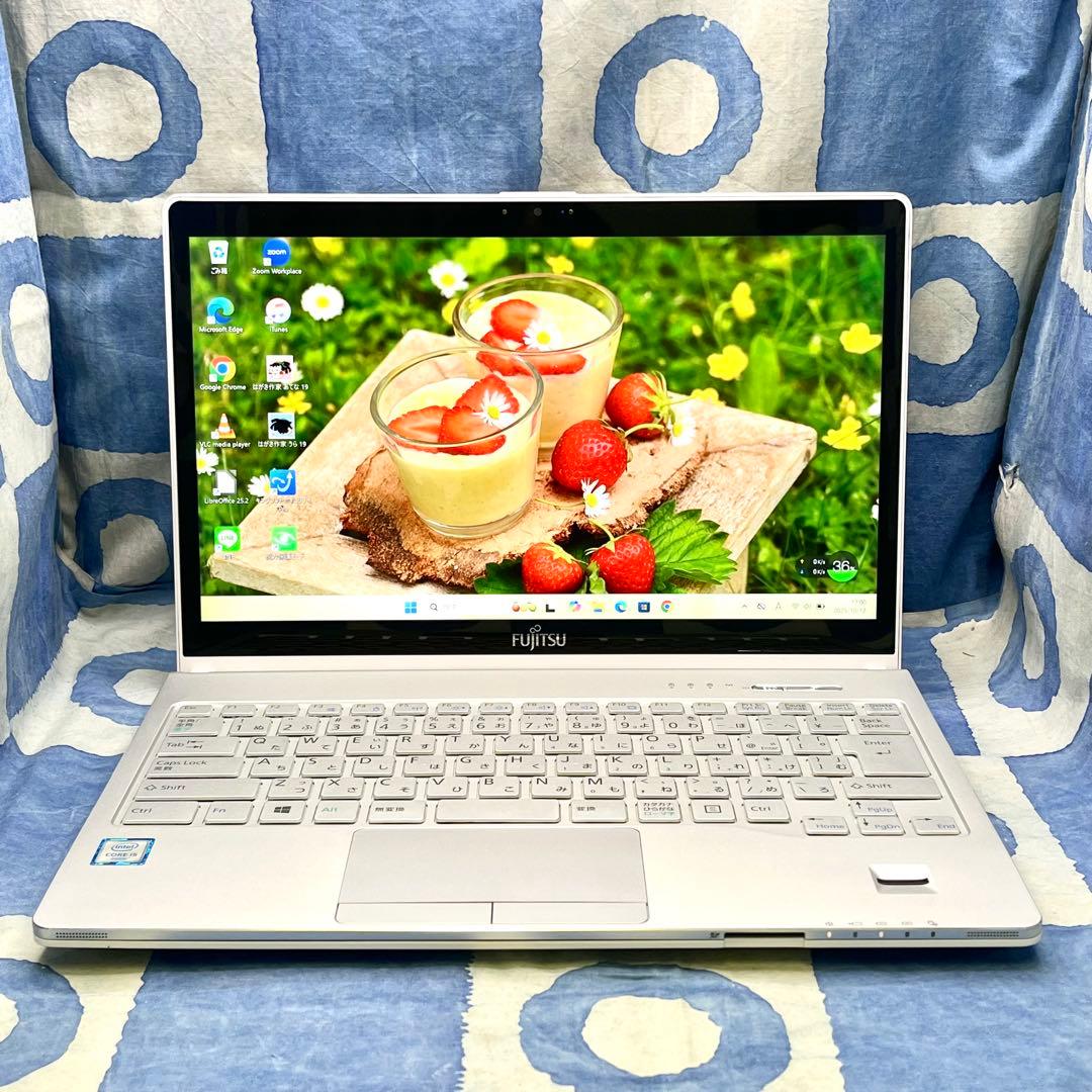 快速SSD256GB☆i5☆お洒落白ノートパソコン♪カメラ付！Windows11