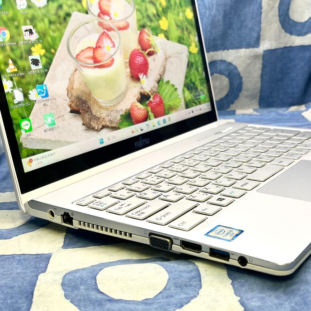 快速SSD256GB☆i5☆お洒落白ノートパソコン♪カメラ付！Windows11