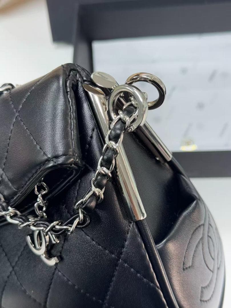 VIP希少限定✨ 非売品 黒いキルティングショルダーバッグgo