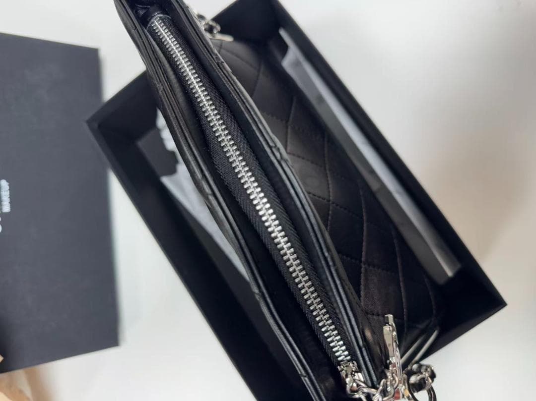 VIP希少限定✨ 非売品 黒いキルティングショルダーバッグgo