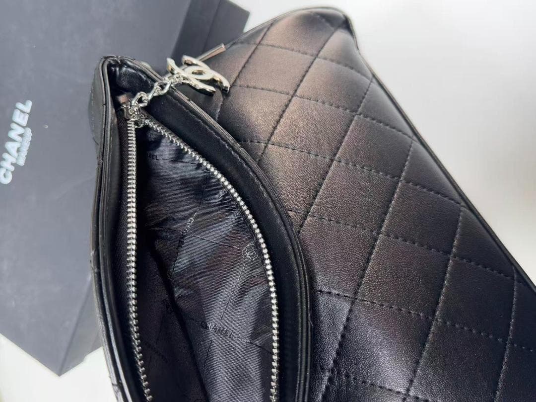 VIP希少限定✨ 非売品 黒いキルティングショルダーバッグgo