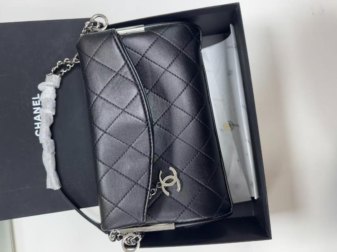 VIP希少限定✨ 非売品 黒いキルティングショルダーバッグgo