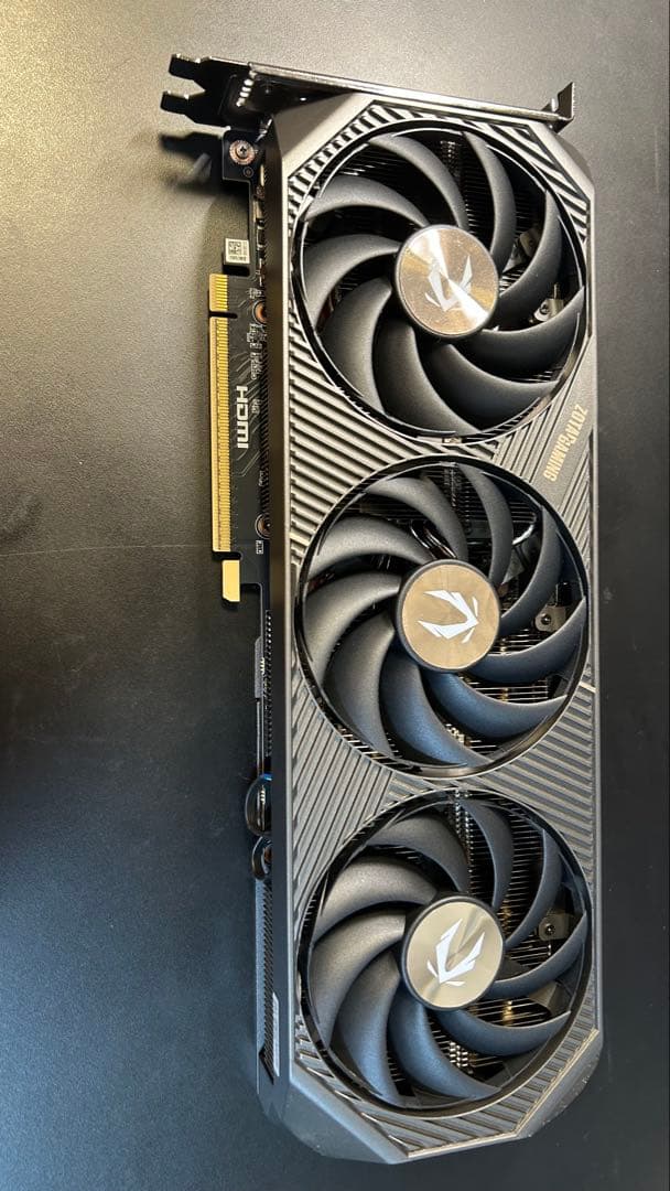 グラフィックボード・グラボ・ビデオカード ZOTAC GAMING RTX 5070 Ti SOLID SFF OC