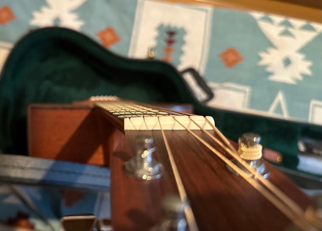 Martin D1 アコースティックギター、純正ハードケース付　出品取り止めあり