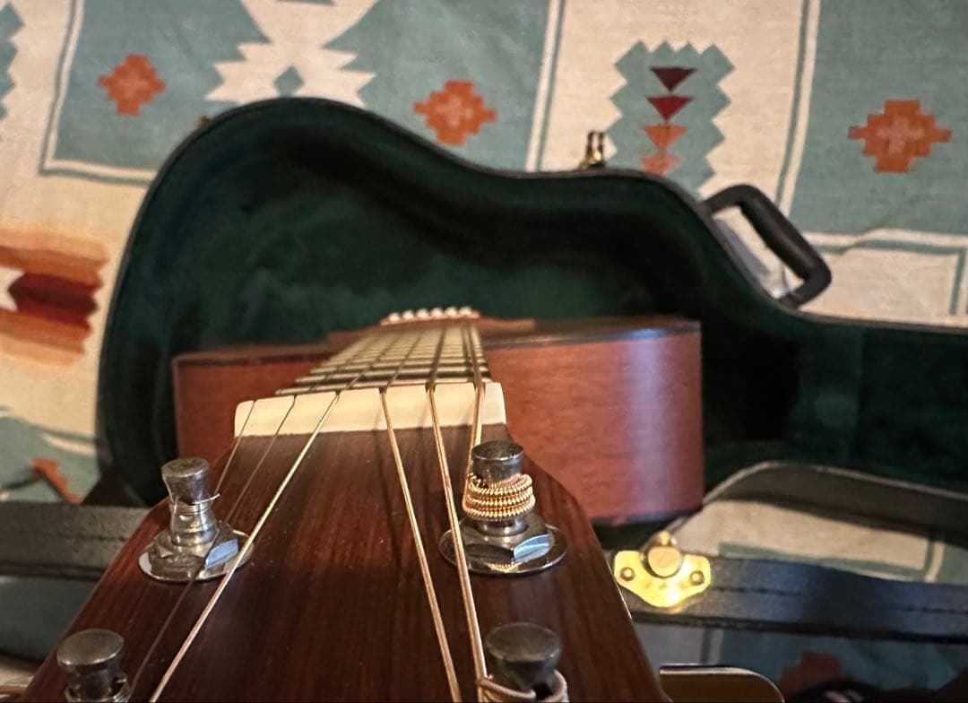 Martin D1 アコースティックギター、純正ハードケース付　出品取り止めあり