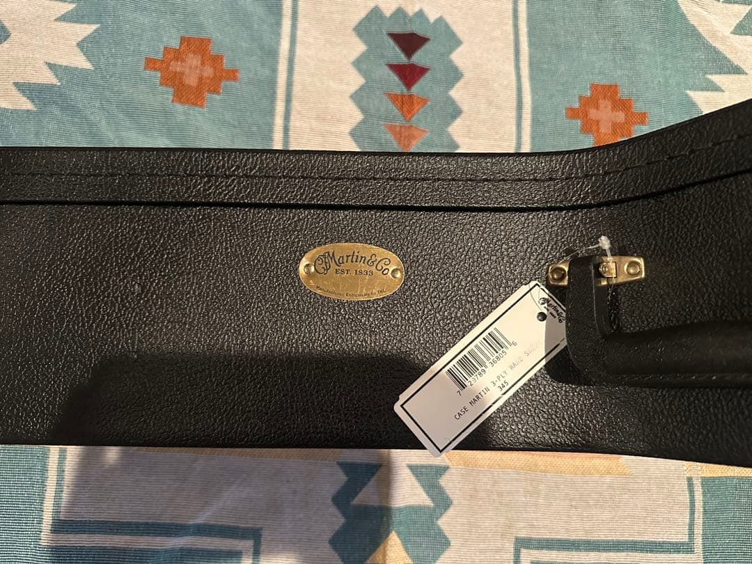Martin D1 アコースティックギター、純正ハードケース付　出品取り止めあり