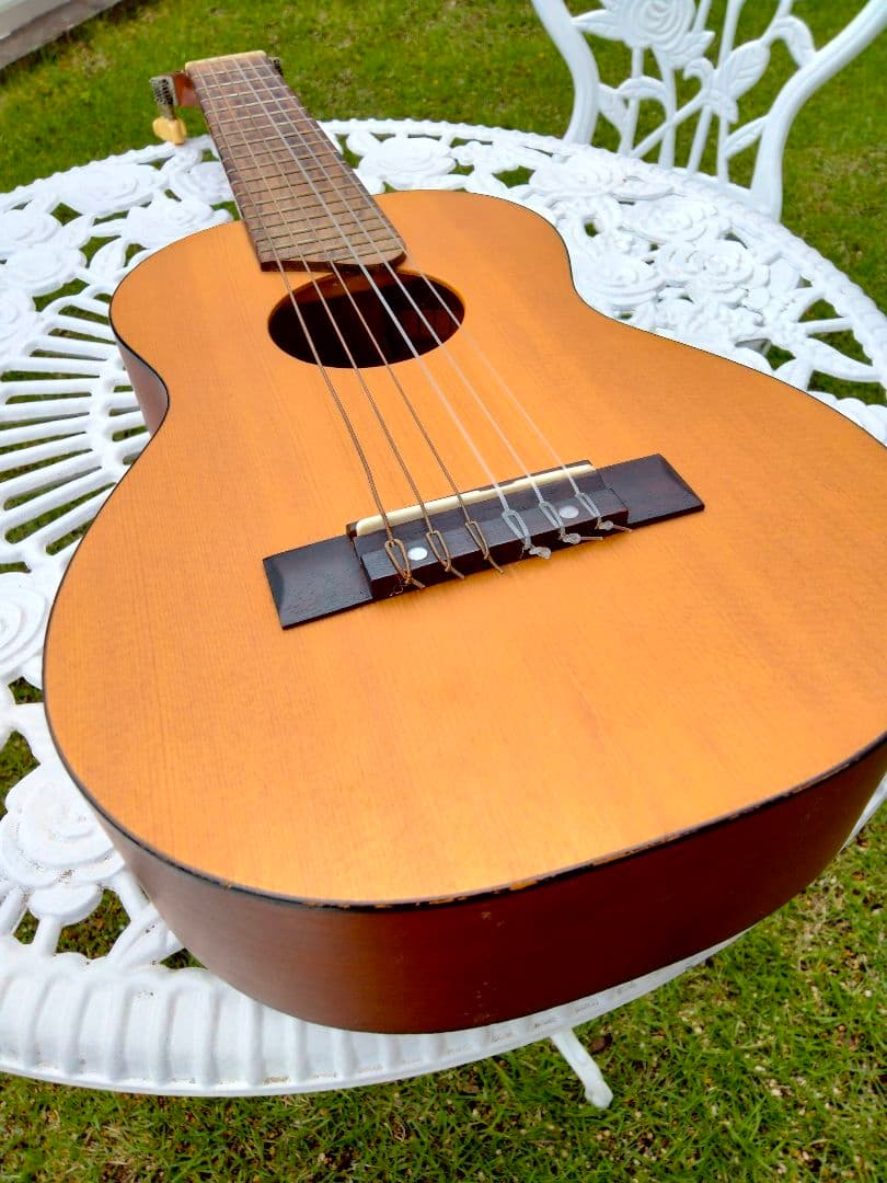 ギタレレYamaha Guitalele 　GL-1