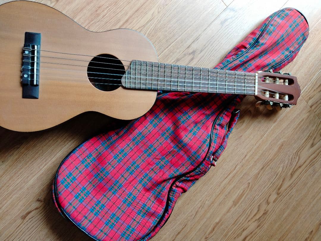 ギタレレYamaha Guitalele 　GL-1