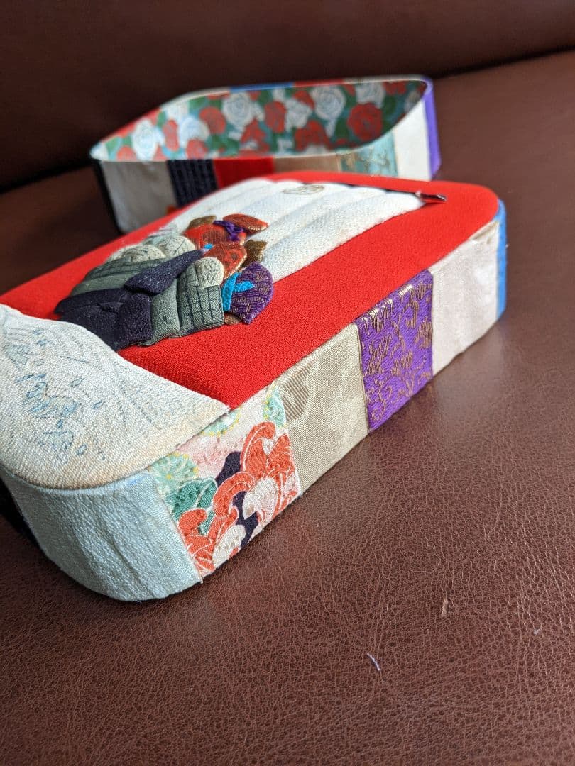 縮緬細工箱入り袖人形4体　検)市松人形・アンティークドール