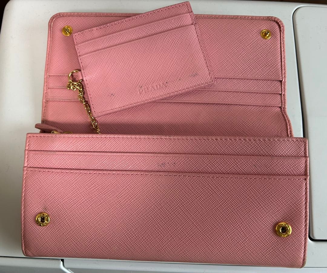 PRADA リボン付きピンク長財布　プラダ