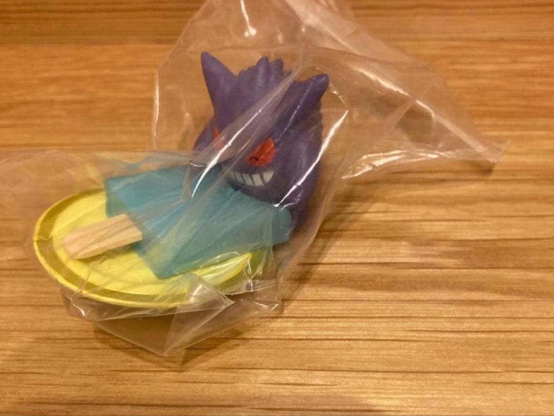 ポケモン　ゲンガー　フィギュア　キーホルダー　メタルチャーム　マグネット
