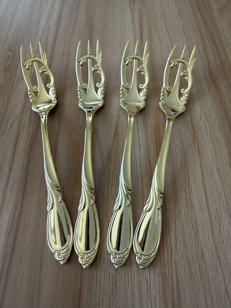 金色　海外製　フォーク 4本セット