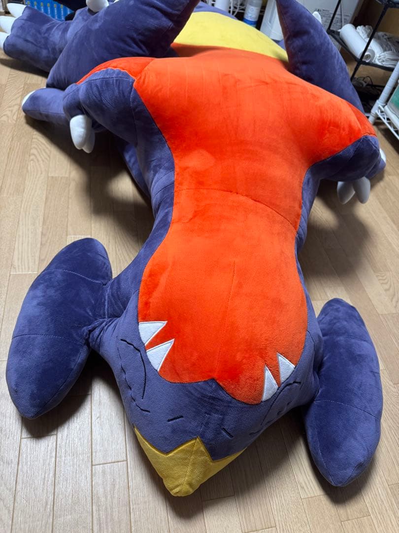 大きなガブリアスクッション