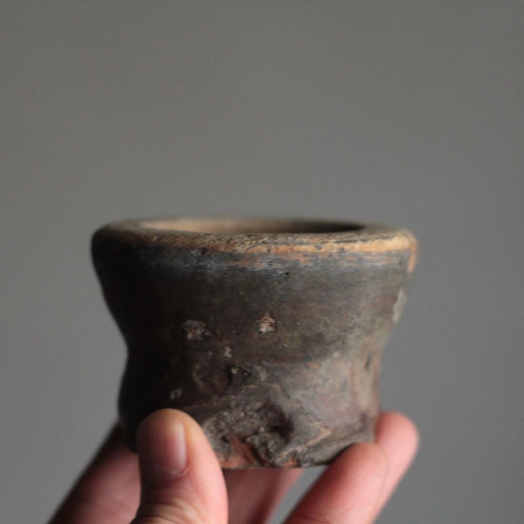 陶製の 小さな 乳鉢 臼 あるいは中国の化粧道具 古道具 アンティーク オブジェ