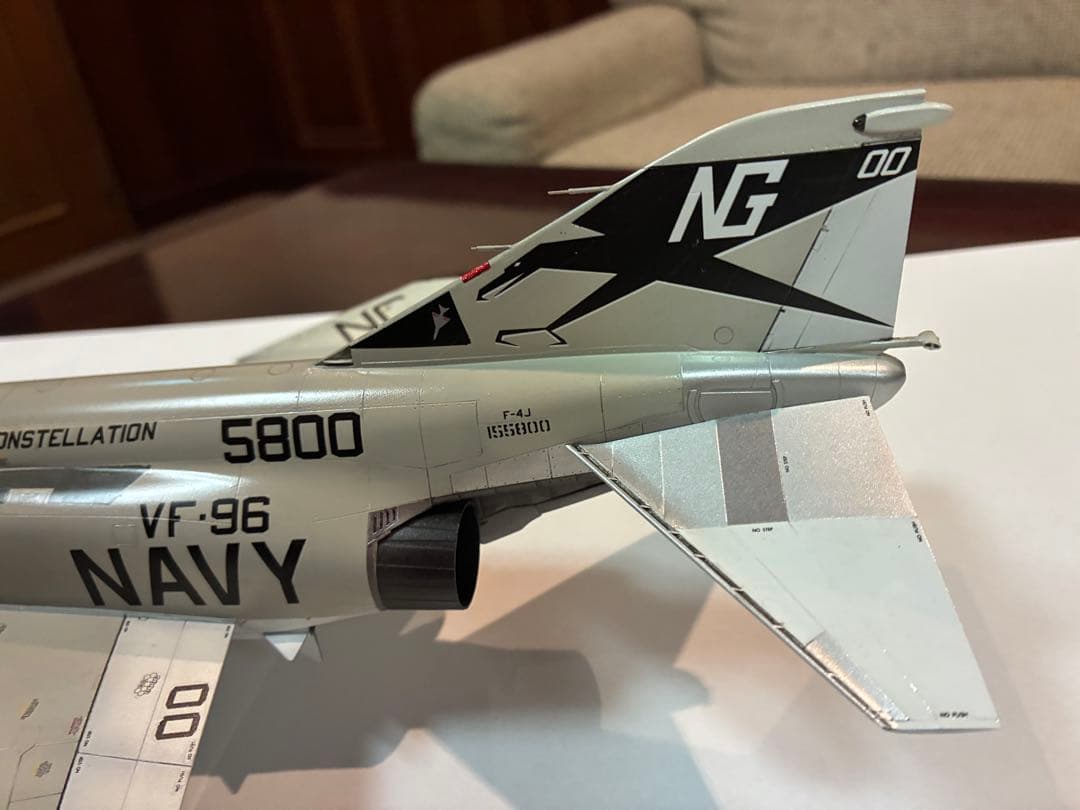飛行機模型完成品　1/48 ハセガワ　 F4J ファントム　ショータイム100