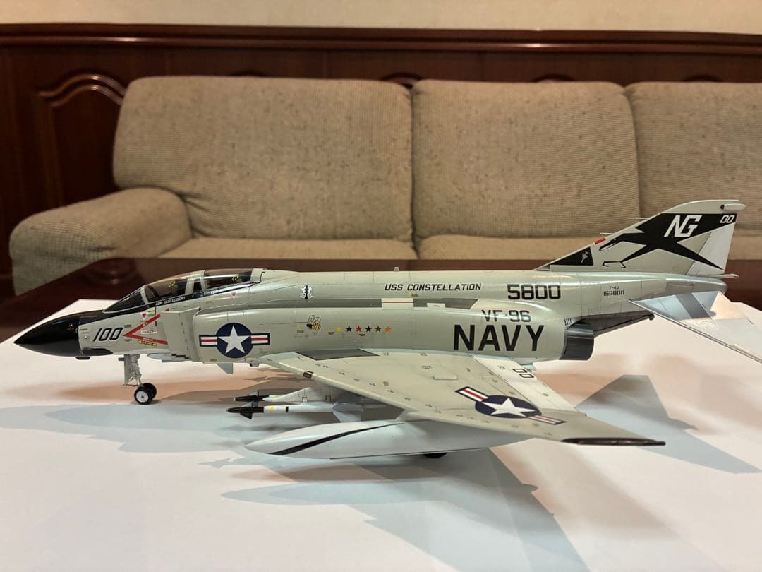 飛行機模型完成品　1/48 ハセガワ　 F4J ファントム　ショータイム100