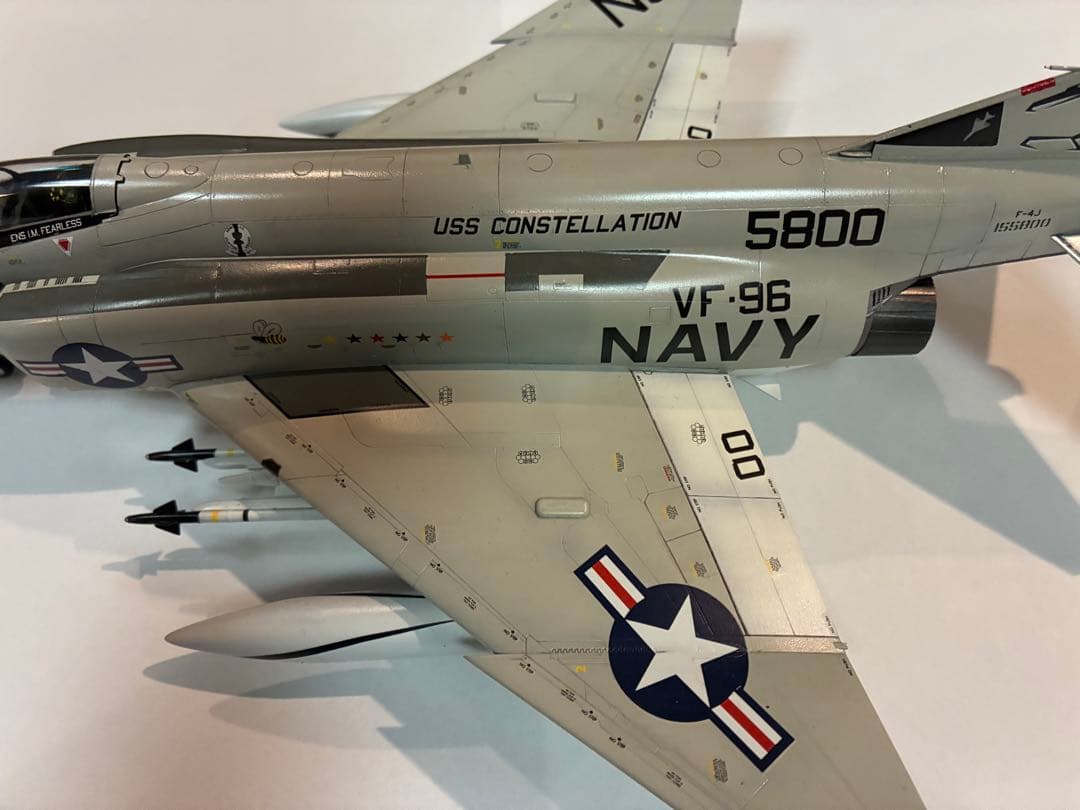 飛行機模型完成品　1/48 ハセガワ　 F4J ファントム　ショータイム100