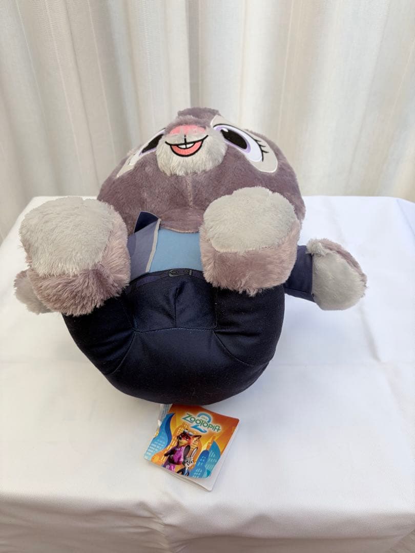 ズートピア2に登場するニック・ワイルドとジュディの特大ぬいぐるみ2体セット