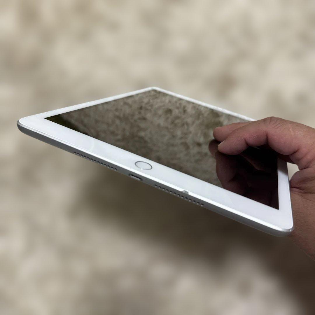 Apple iPad第7世代 セルラー版32GB A2198 シルバー