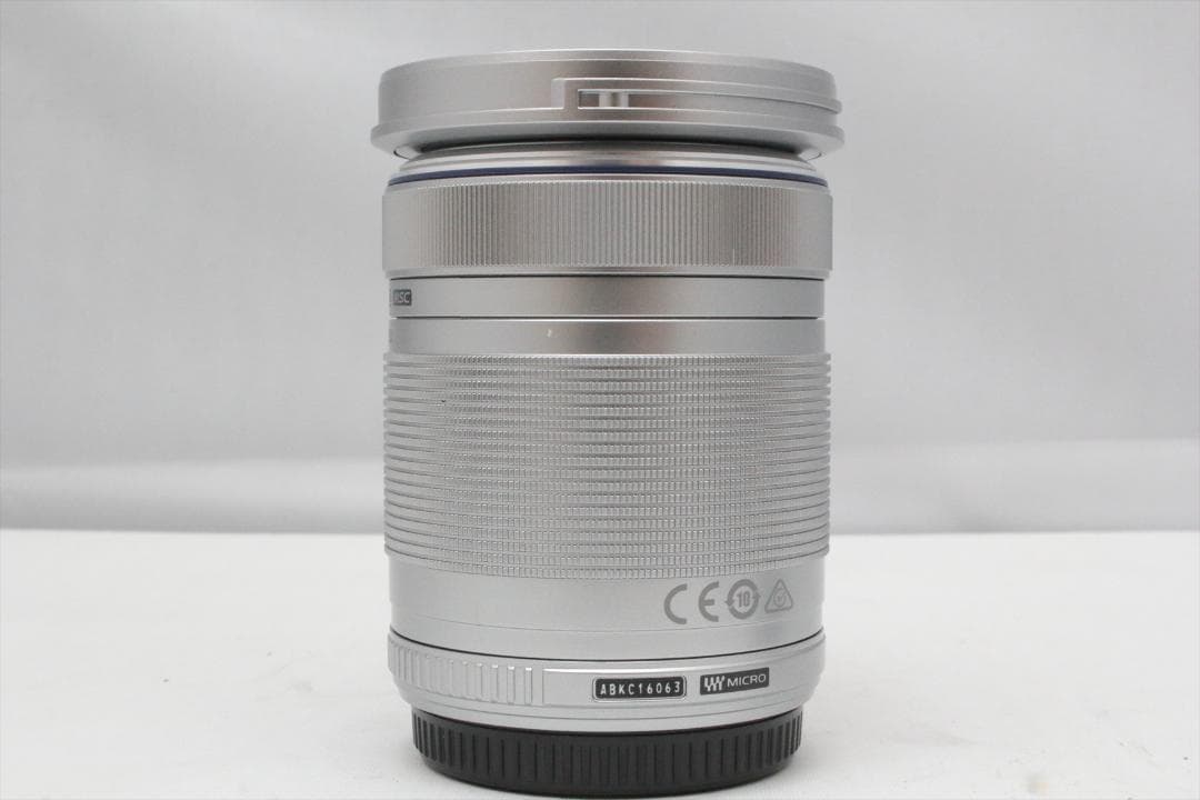 OLYMPUS PEN Lite E-PL7 ダブルズーム　ミラーレスカメラ