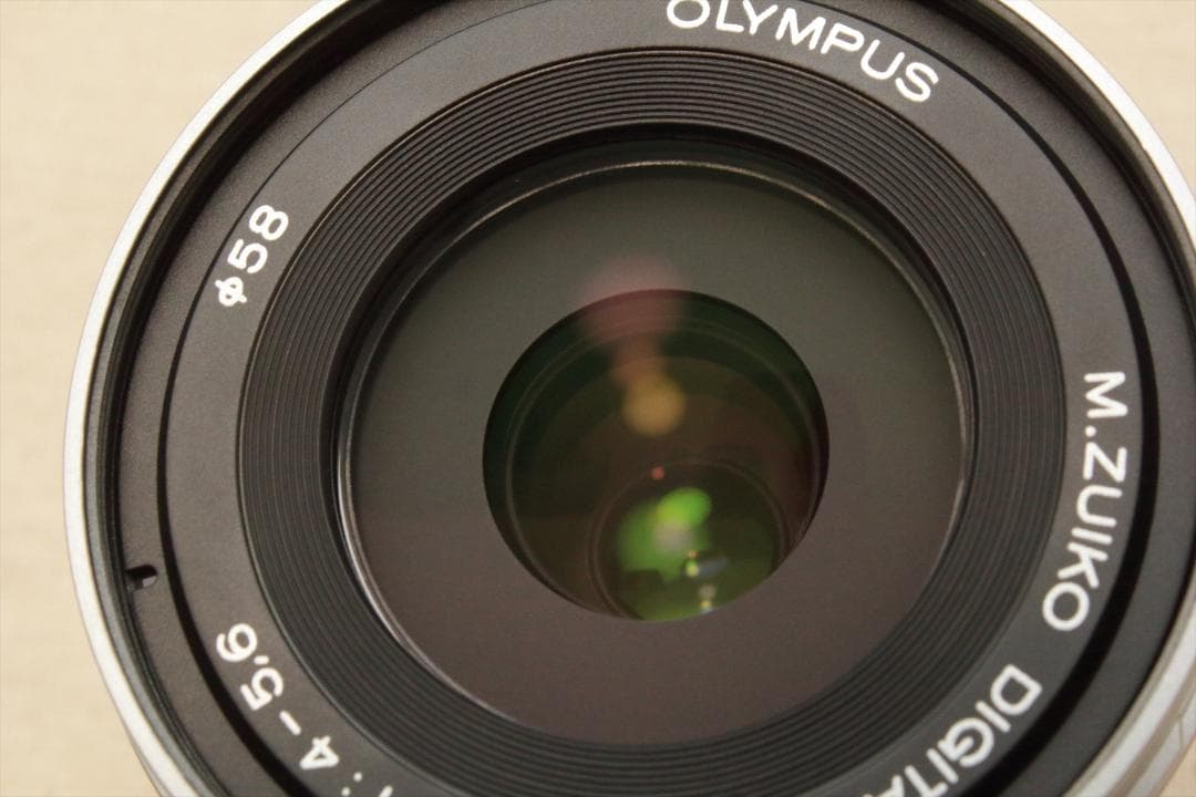 OLYMPUS PEN Lite E-PL7 ダブルズーム　ミラーレスカメラ