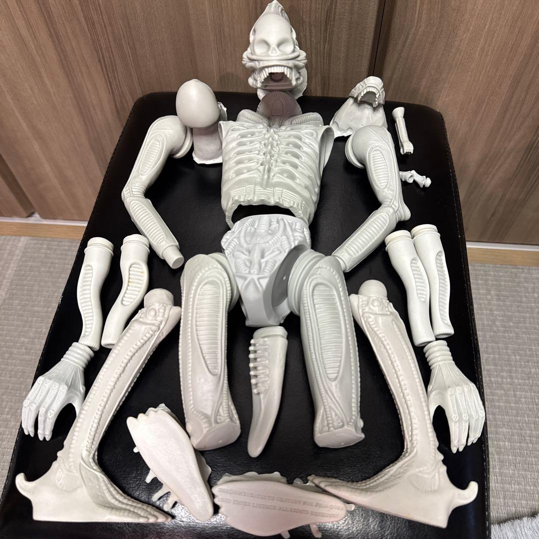 エイリアン　フィギュア　ソフビ　未塗装　組み立て未完成サイズ約50cm