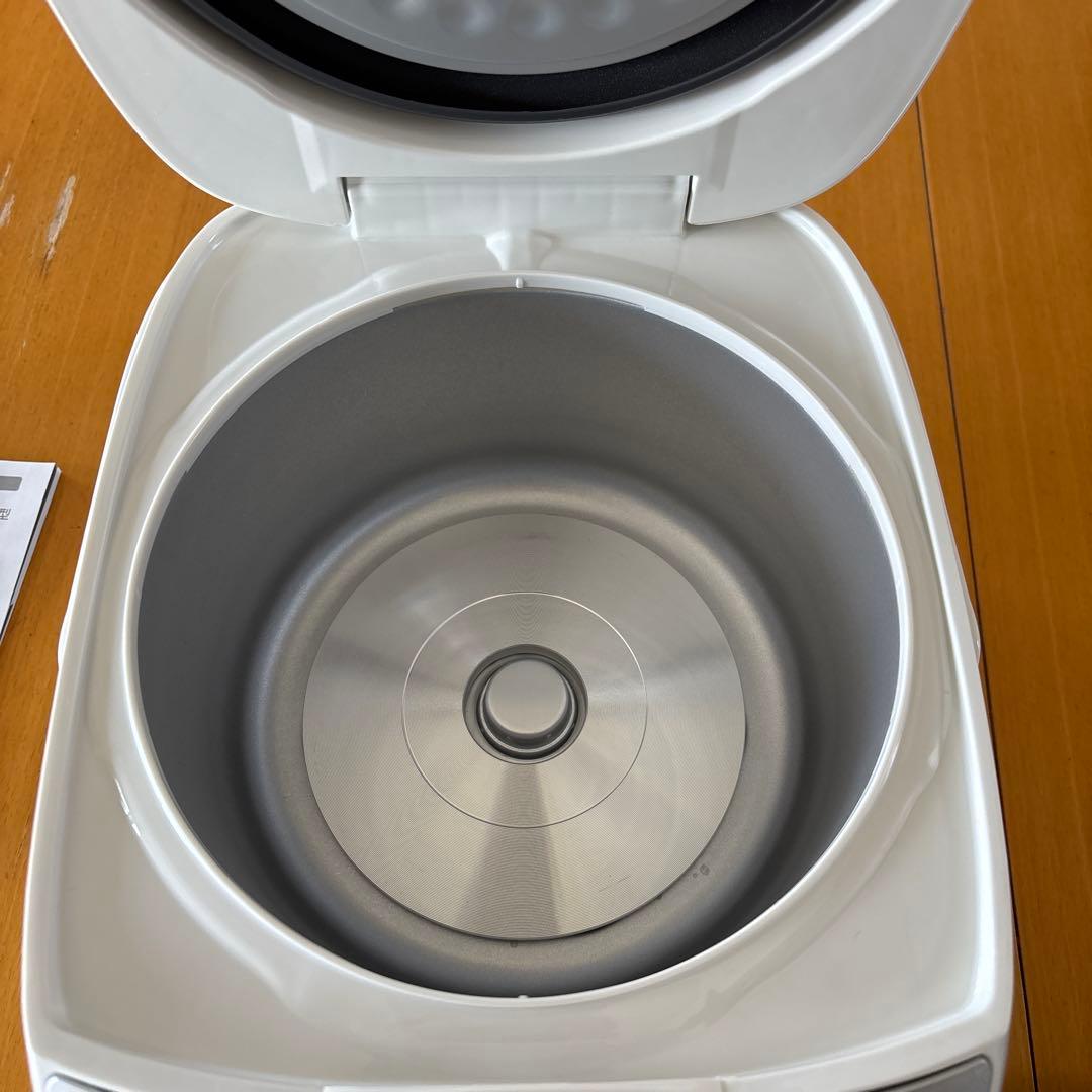 【美品】2025年製5.5合炊きJBH-G2型タイガーマイコン炊飯器炊きたて