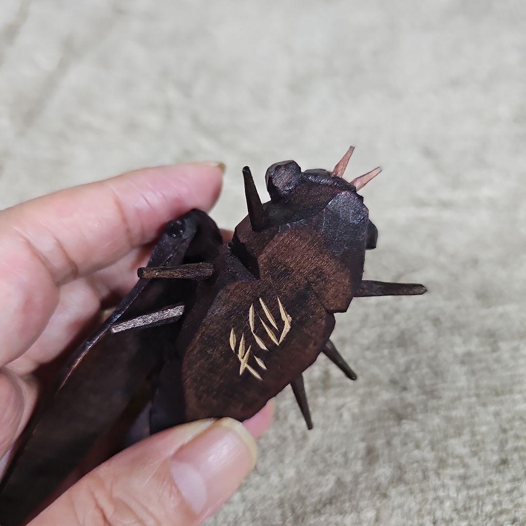 阿部紀男「蝉」アイヌ文様 木彫り