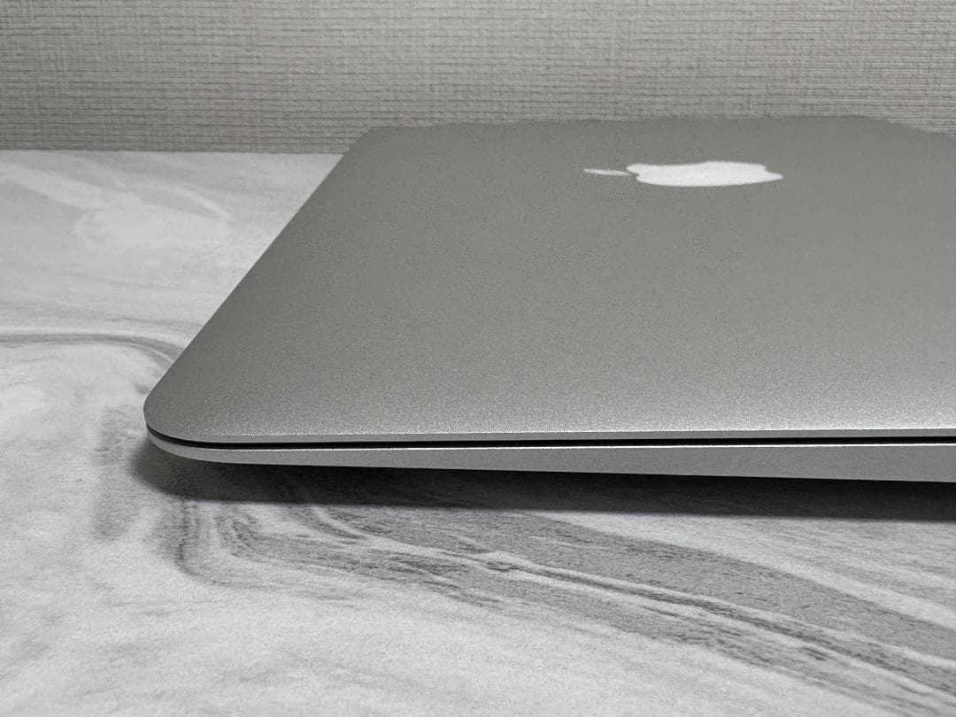 Apple MacBook Air 11-inch Mid 2013 シルバー
