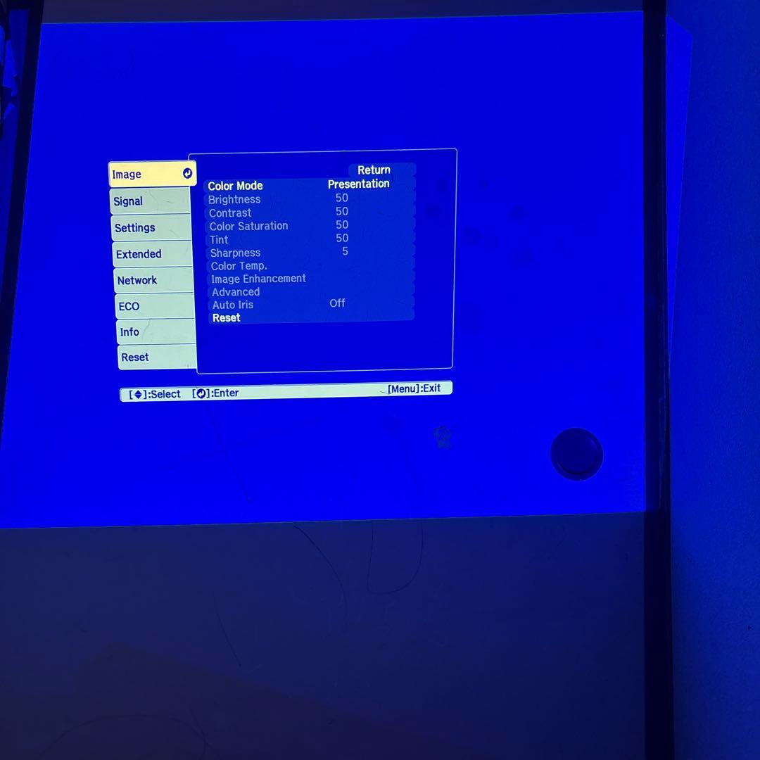EPSON EB-1795F フルHD 3200lmプロジェクター本体